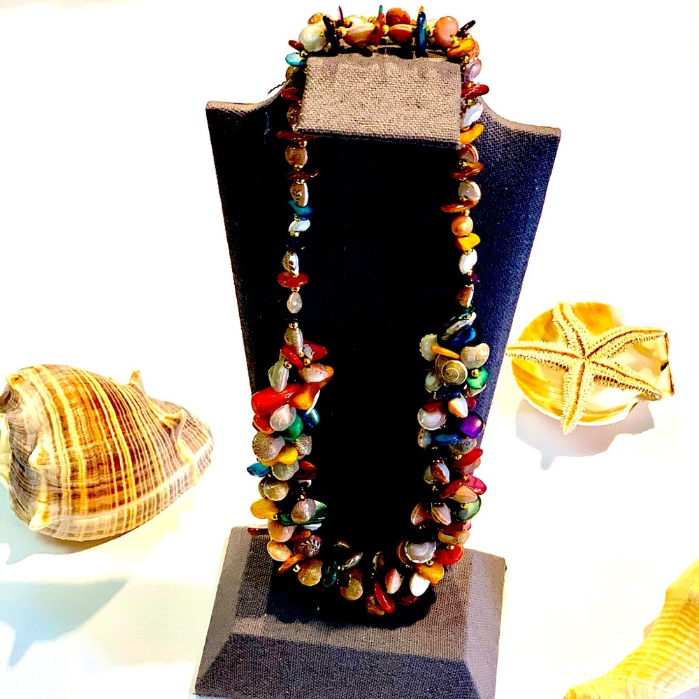 Semi-precious seashells necklace
